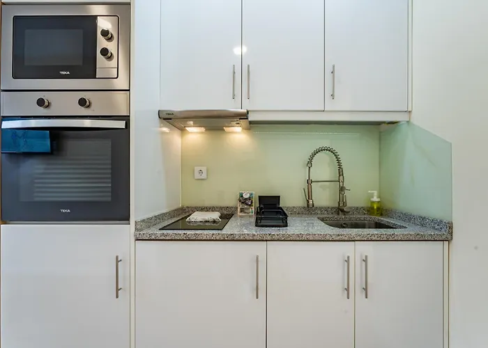 Close To Everything Your Blue Prm 2f Apartment Porto