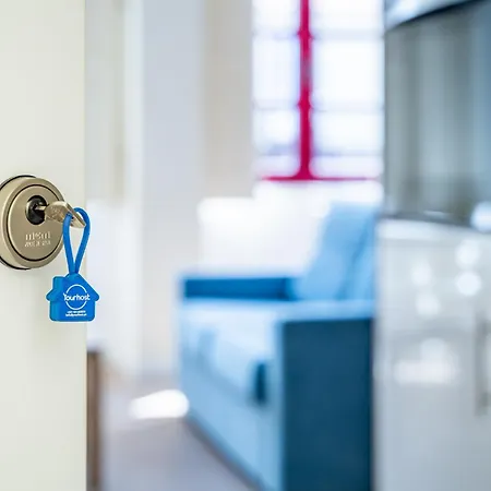 Apartment Close To Everything Your Blue Prm 2f